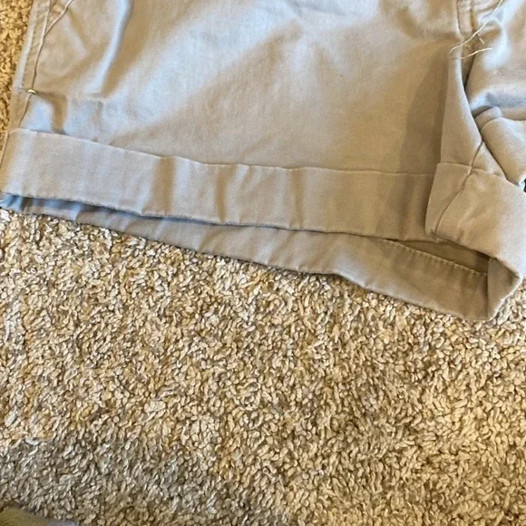 Old Navy Women’s gray shorts size 4​​ - Picture 3 of 8
